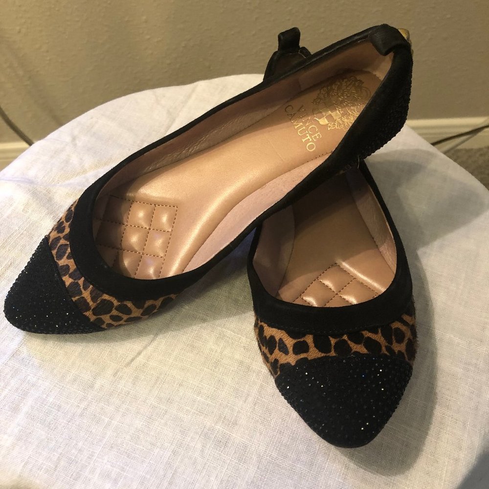 Vince Camuto leopard suede/black sparkle toe/brass stud back ballet fla size 6.5